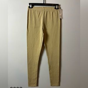 Vintage tights from Le Chateau!

Leg length: 36”
Leg cuffs: 3.5”
Waist: 13”